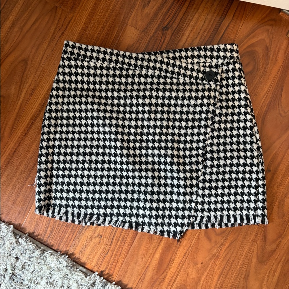 SO Black and White Houndstooth Mini Skirt
